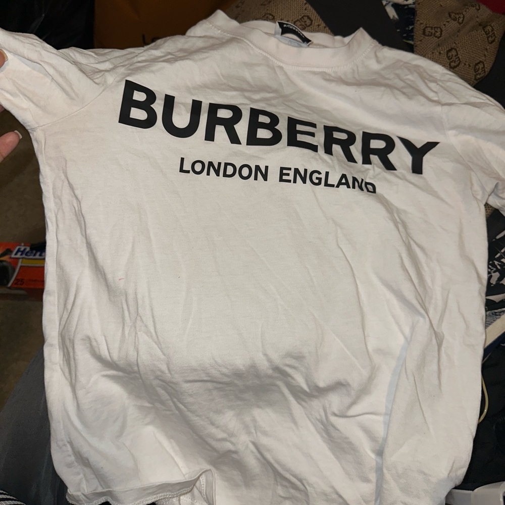 Authentic Boys burberry logo shirt - Picture 1 of 2